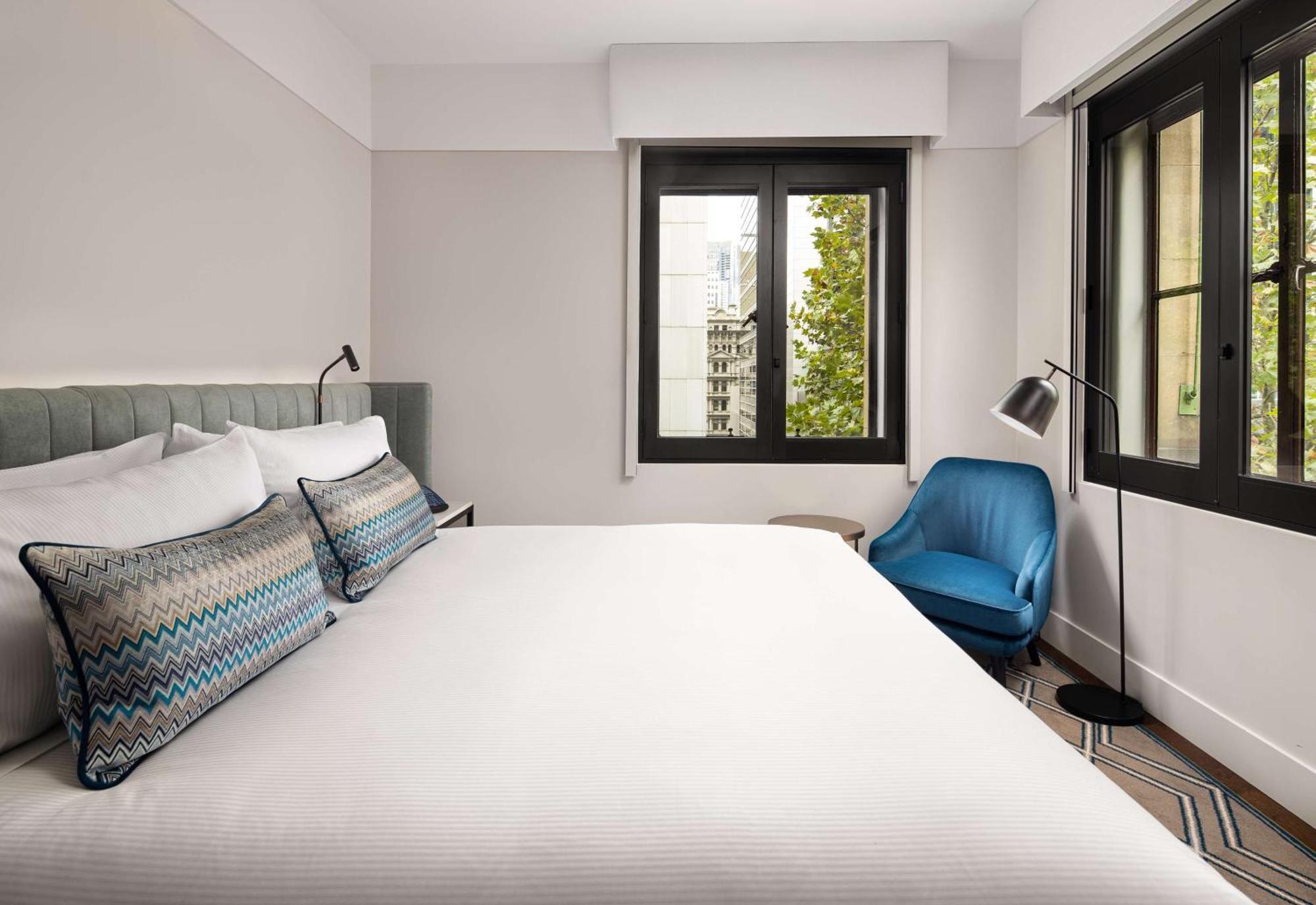 ฮิลตัน เมลเบิร์น ลิตเติล ควีน สตรีท Hotel ภายนอก รูปภาพ A bedroom at the hotel