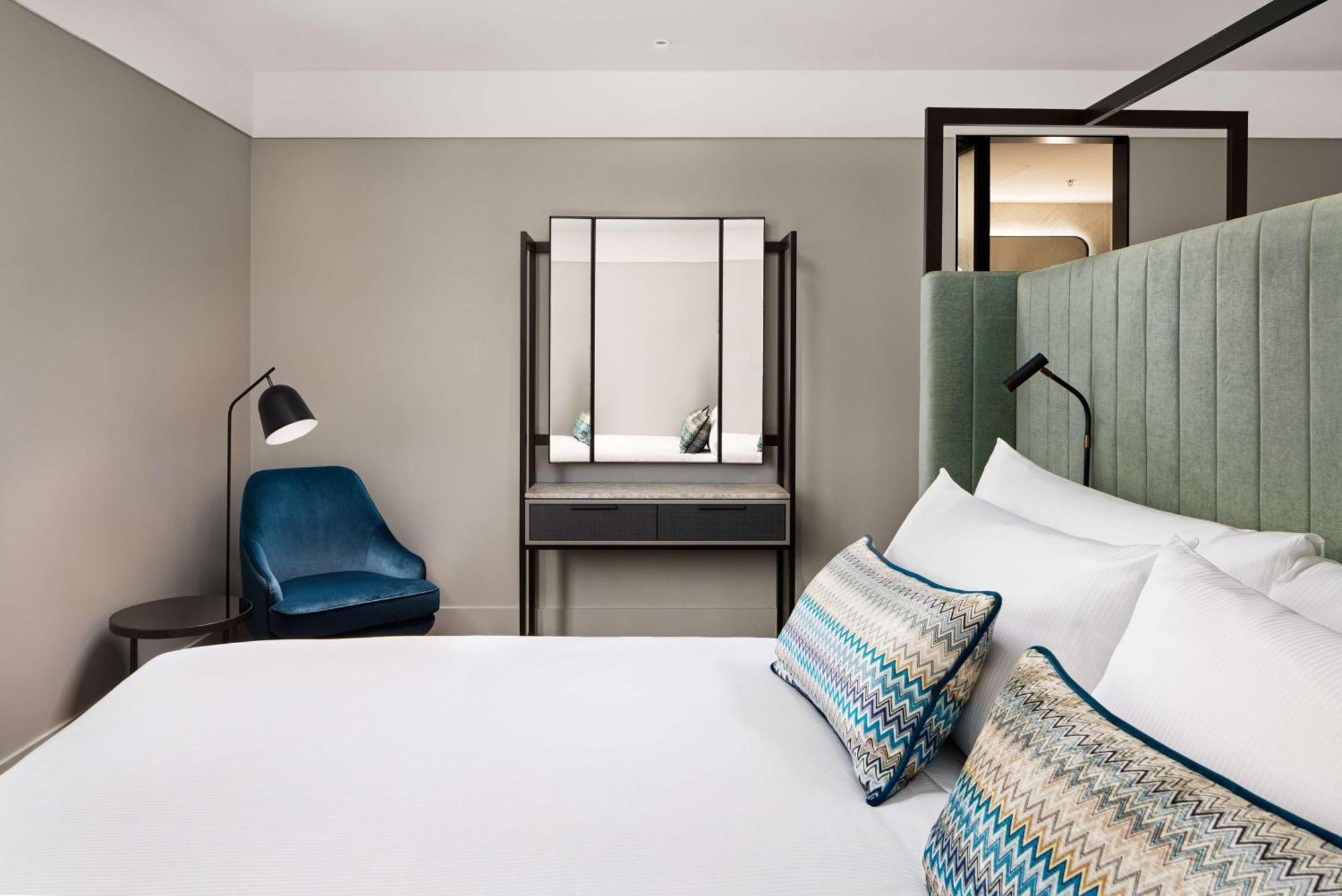 ฮิลตัน เมลเบิร์น ลิตเติล ควีน สตรีท Hotel ภายนอก รูปภาพ A bedroom at the hotel