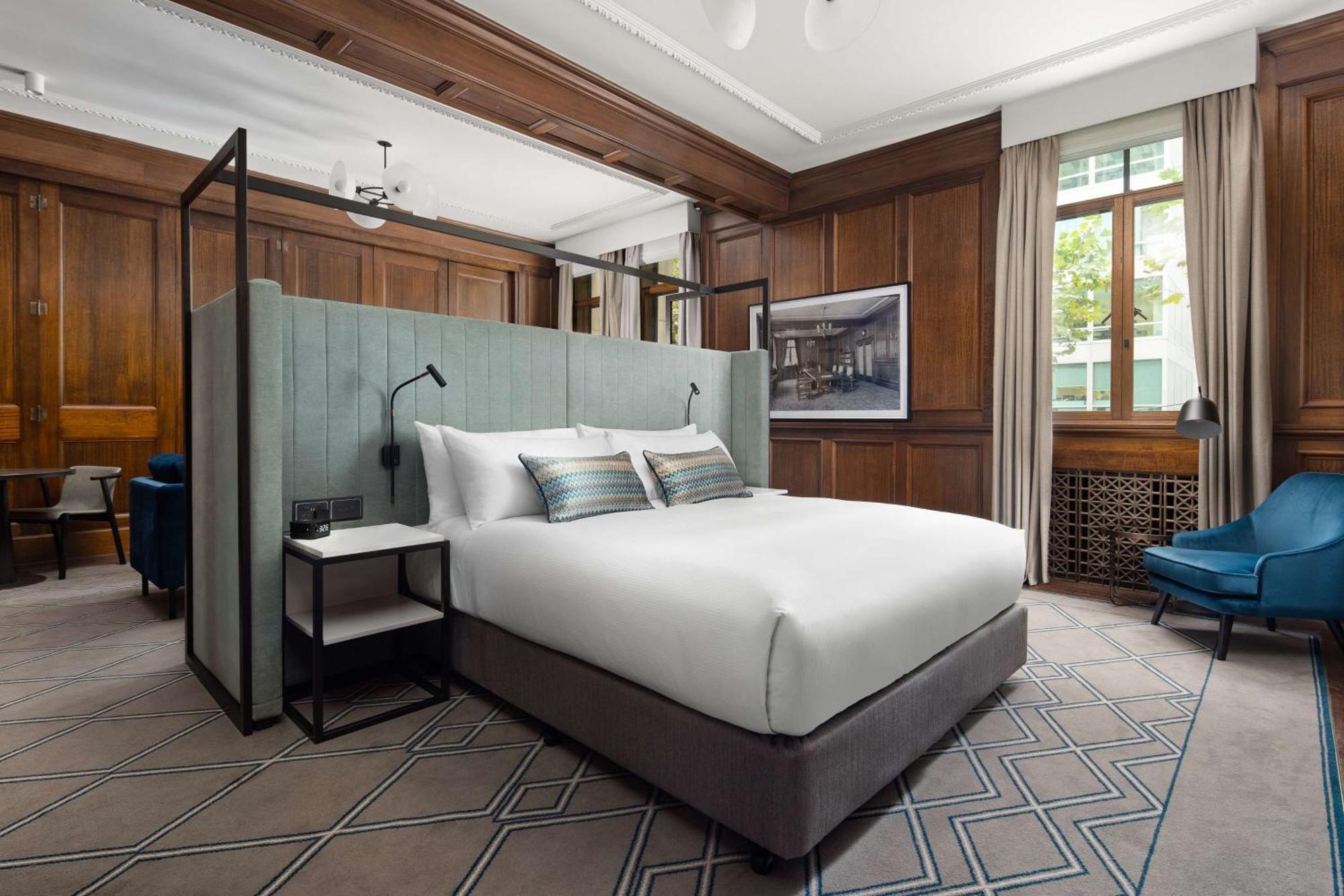 ฮิลตัน เมลเบิร์น ลิตเติล ควีน สตรีท Hotel ภายนอก รูปภาพ A bedroom at the hotel